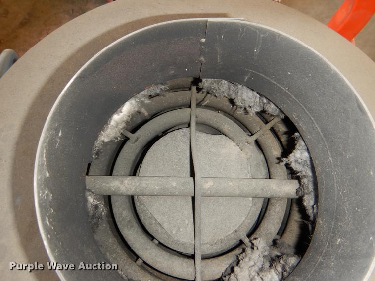 image for item FQ9796 Grizzly Easy-Kleen pressure washer