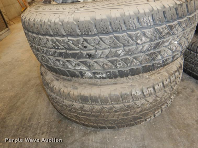 image for item FQ9802 (4) Sailun 265/75R16 tires and wheels