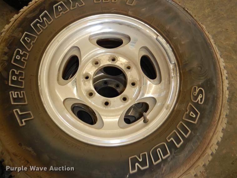 image for item FQ9802 (4) Sailun 265/75R16 tires and wheels