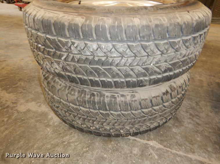 image for item FQ9802 (4) Sailun 265/75R16 tires and wheels