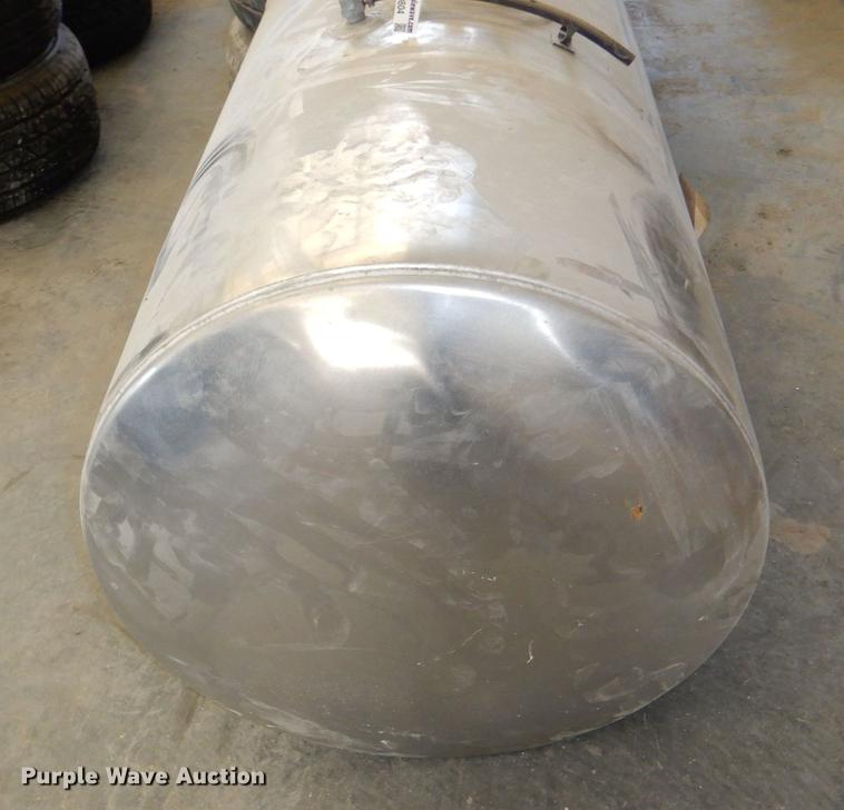 image for item FQ9804 Kenworth T800 fuel tank