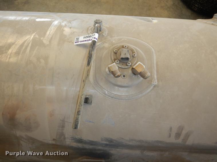 image for item FQ9804 Kenworth T800 fuel tank