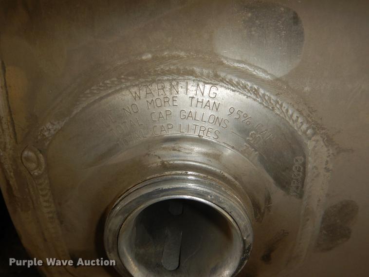 image for item FQ9804 Kenworth T800 fuel tank