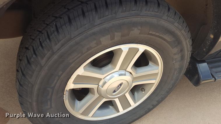 image for item FS9541 2004 Ford Expedition Eddie Bauer SUV