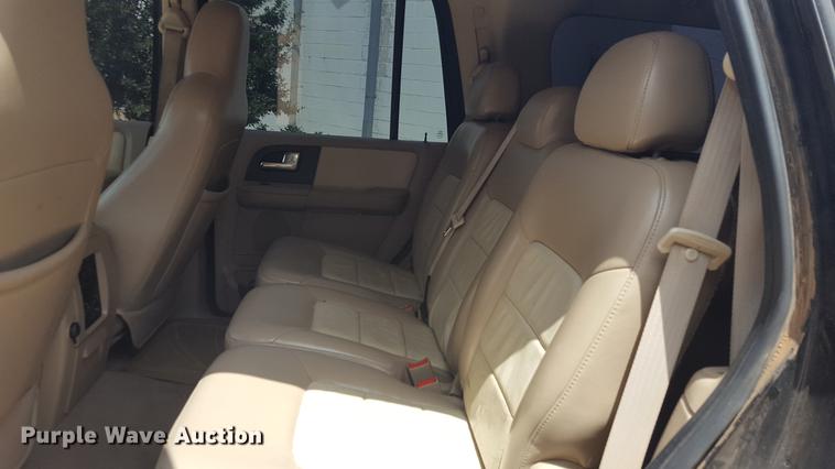 image for item FS9541 2004 Ford Expedition Eddie Bauer SUV