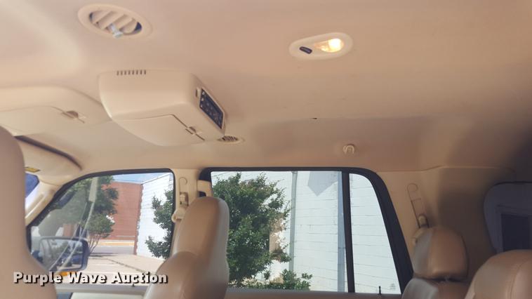 image for item FS9541 2004 Ford Expedition Eddie Bauer SUV