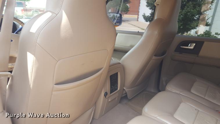 image for item FS9541 2004 Ford Expedition Eddie Bauer SUV