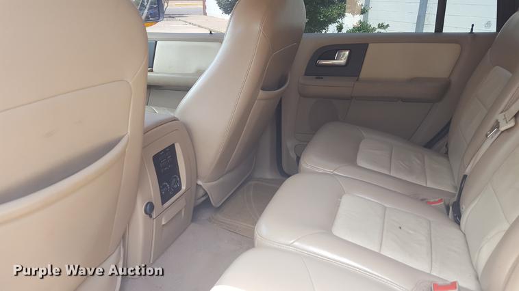 image for item FS9541 2004 Ford Expedition Eddie Bauer SUV