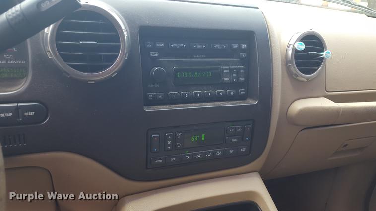 image for item FS9541 2004 Ford Expedition Eddie Bauer SUV