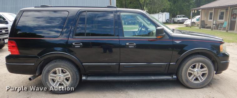 image for item FT9526 2004 Ford Expedition Eddie Bauer SUV