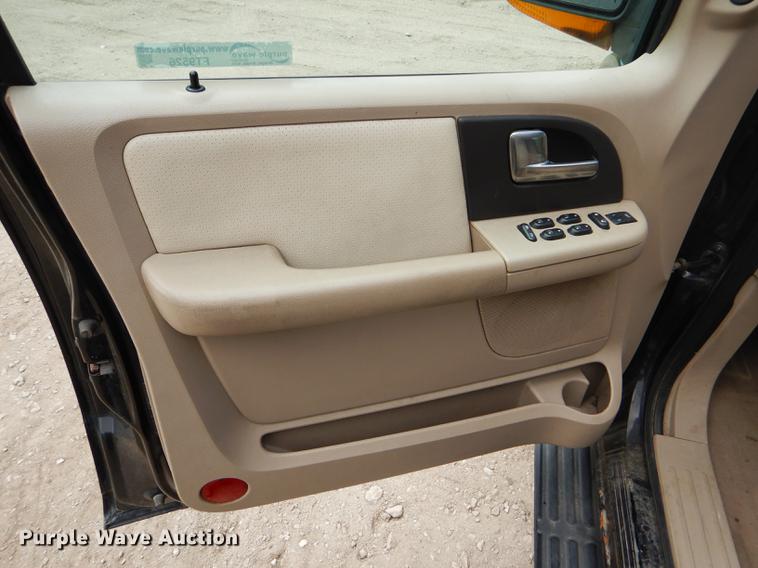 image for item FT9526 2004 Ford Expedition Eddie Bauer SUV
