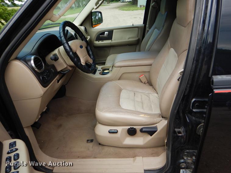image for item FT9526 2004 Ford Expedition Eddie Bauer SUV