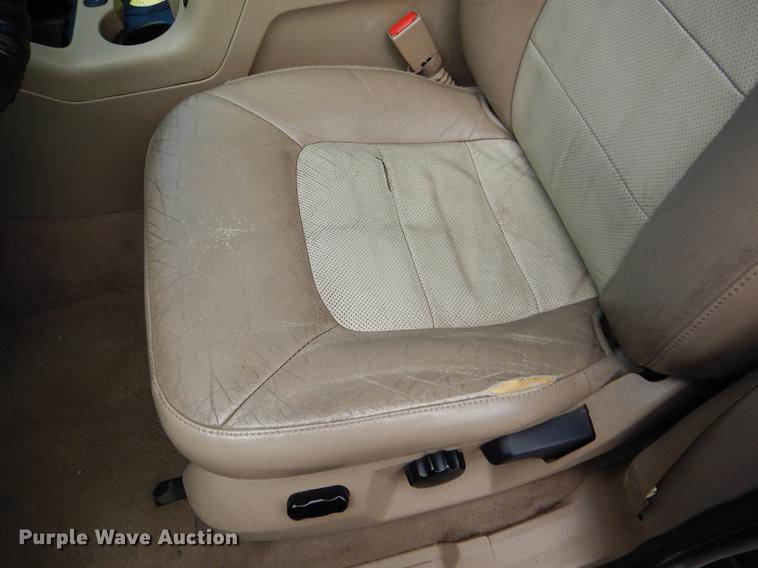 image for item FT9526 2004 Ford Expedition Eddie Bauer SUV