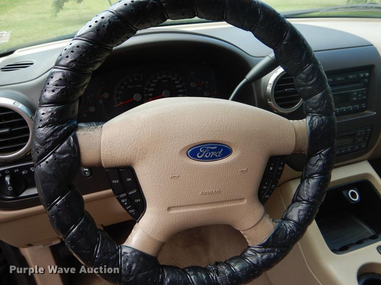 image for item FT9526 2004 Ford Expedition Eddie Bauer SUV