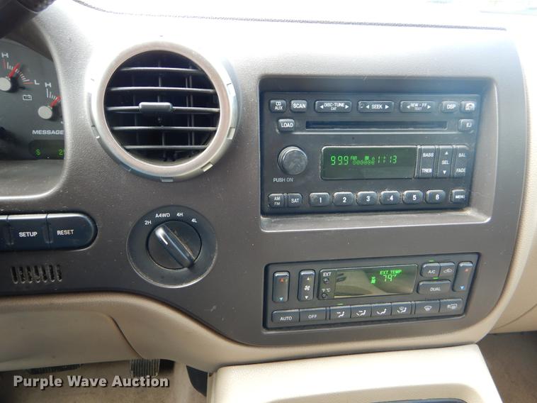 image for item FT9526 2004 Ford Expedition Eddie Bauer SUV