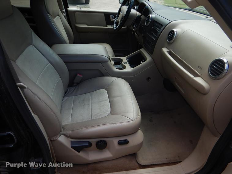image for item FT9526 2004 Ford Expedition Eddie Bauer SUV
