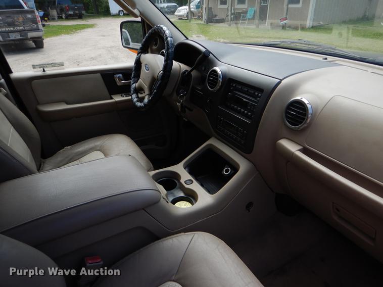 image for item FT9526 2004 Ford Expedition Eddie Bauer SUV
