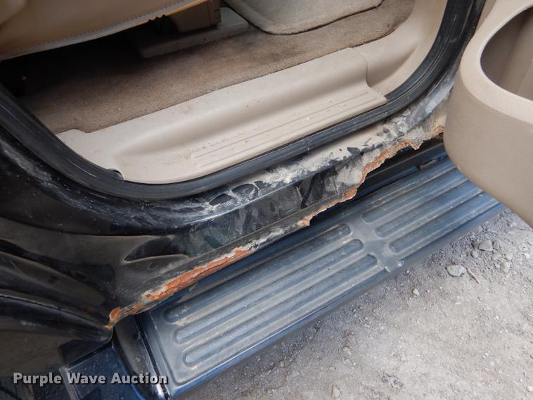 image for item FT9526 2004 Ford Expedition Eddie Bauer SUV