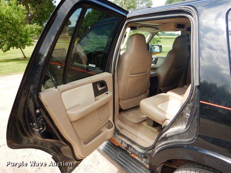 image for item FT9526 2004 Ford Expedition Eddie Bauer SUV