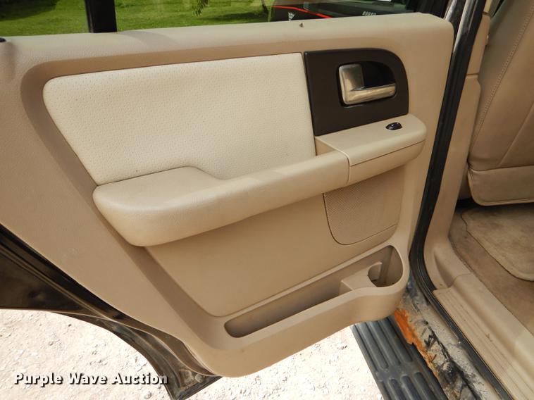 image for item FT9526 2004 Ford Expedition Eddie Bauer SUV