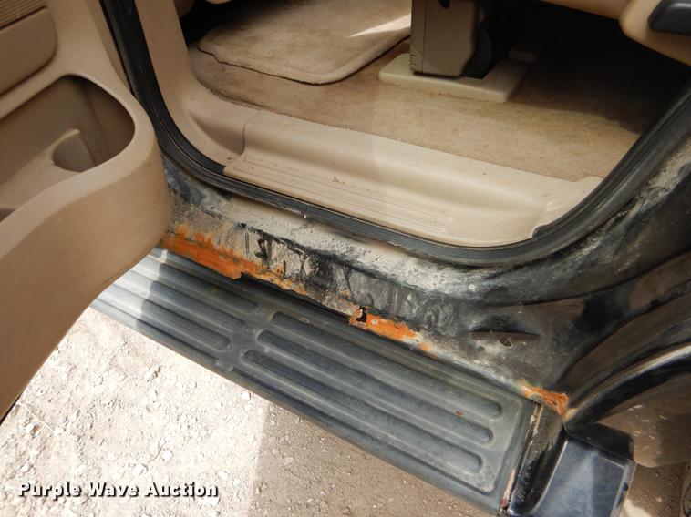 image for item FT9526 2004 Ford Expedition Eddie Bauer SUV