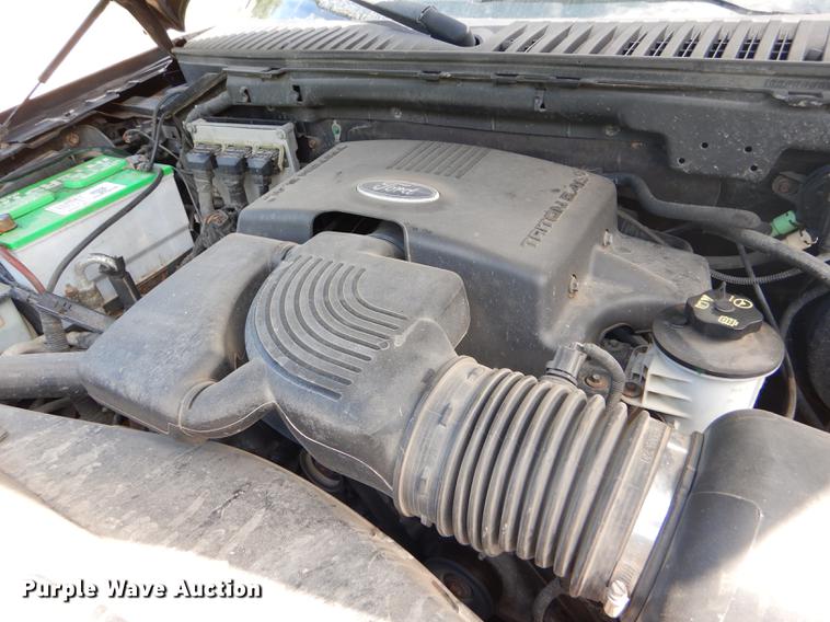 image for item FT9526 2004 Ford Expedition Eddie Bauer SUV