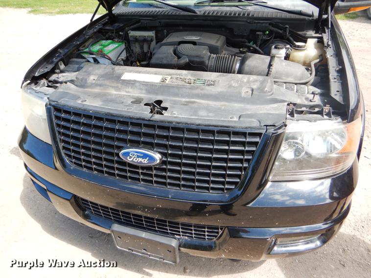 image for item FT9526 2004 Ford Expedition Eddie Bauer SUV