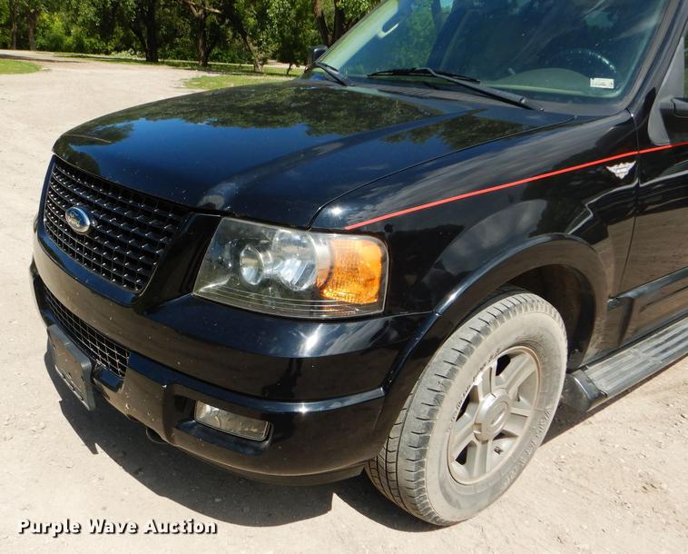 image for item FT9526 2004 Ford Expedition Eddie Bauer SUV