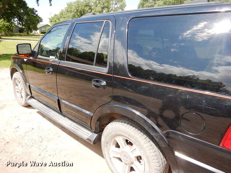 image for item FT9526 2004 Ford Expedition Eddie Bauer SUV