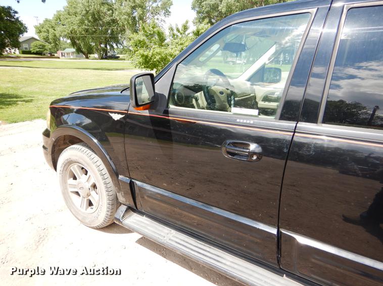 image for item FT9526 2004 Ford Expedition Eddie Bauer SUV