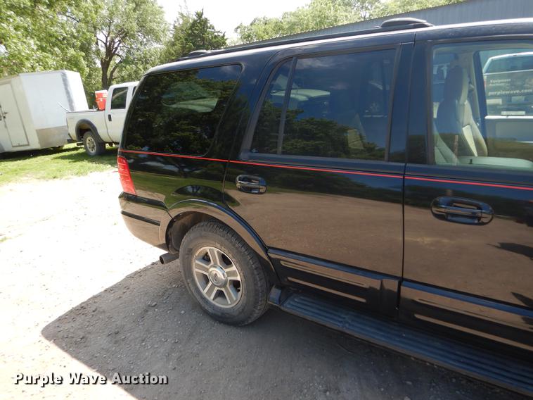 image for item FT9526 2004 Ford Expedition Eddie Bauer SUV