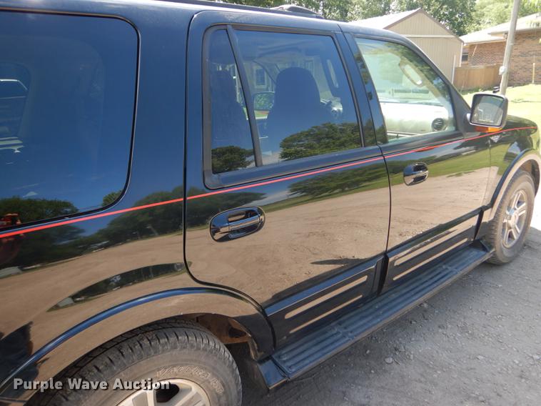 image for item FT9526 2004 Ford Expedition Eddie Bauer SUV