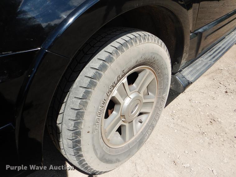 image for item FT9526 2004 Ford Expedition Eddie Bauer SUV
