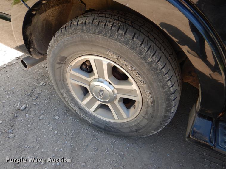 image for item FT9526 2004 Ford Expedition Eddie Bauer SUV