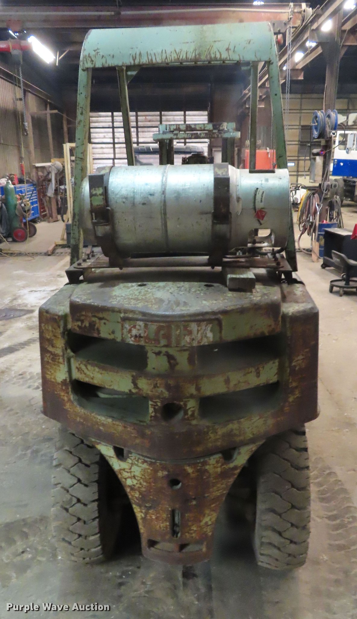 Clark 40B forklift in Wamego, KS | Item DE3541 sold | Purple Wave