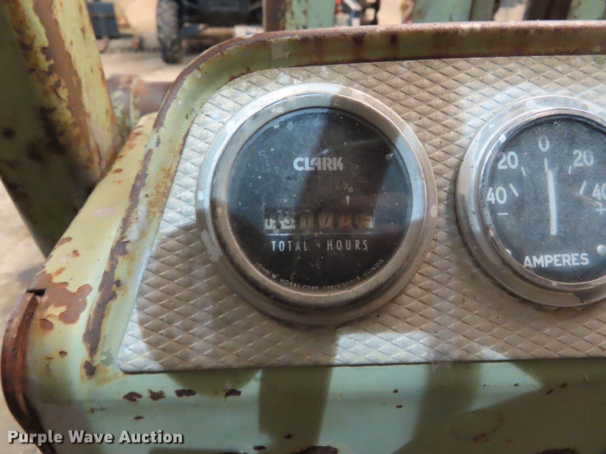 Clark 40B forklift in Wamego, KS | Item DE3541 sold | Purple Wave