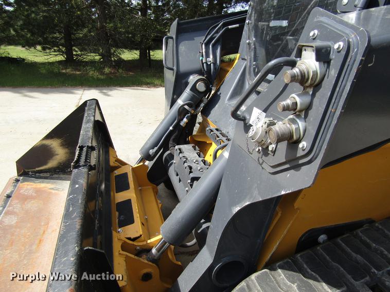 image for item DB4945 2017 John Deere 333G skid steer