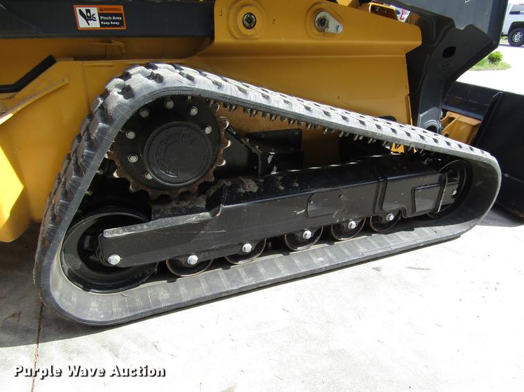 image for item DB4945 2017 John Deere 333G skid steer
