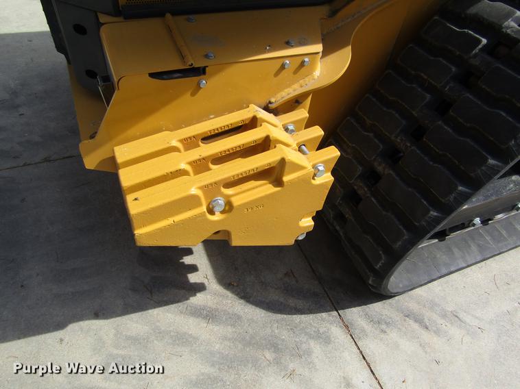 image for item DB4945 2017 John Deere 333G skid steer