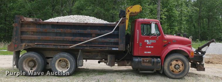 image for item DB8753 2002 International 4900 dump truck