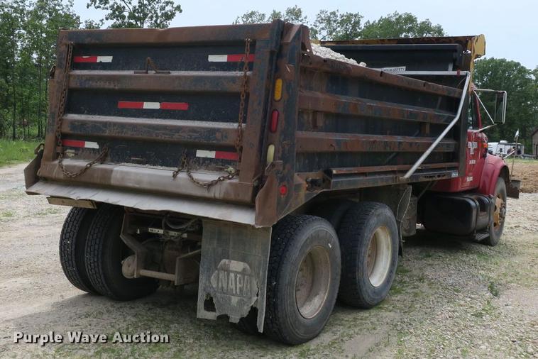 image for item DB8753 2002 International 4900 dump truck