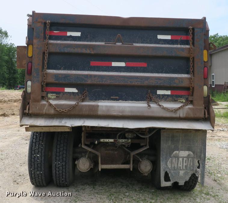 image for item DB8753 2002 International 4900 dump truck