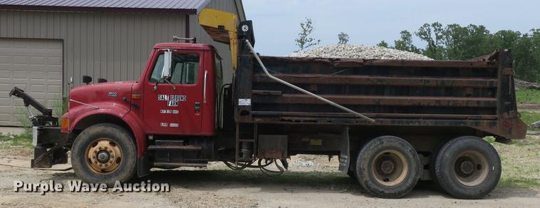 image for item DB8753 2002 International 4900 dump truck