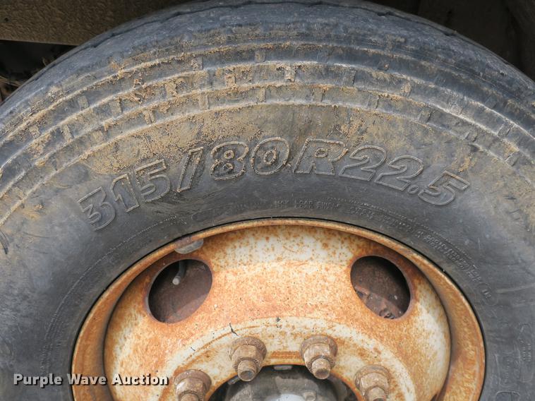 image for item DB8753 2002 International 4900 dump truck