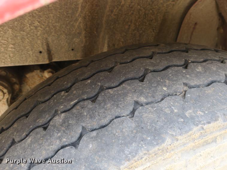 image for item DB8753 2002 International 4900 dump truck