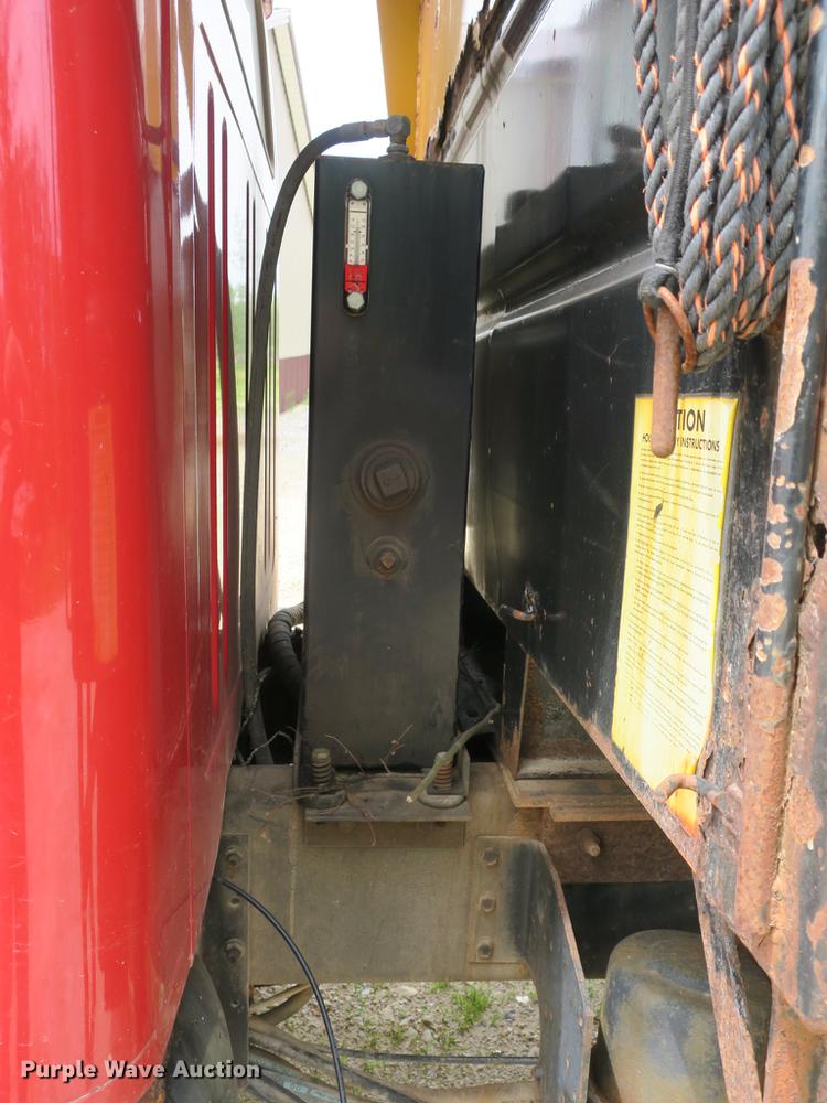 image for item DB8753 2002 International 4900 dump truck