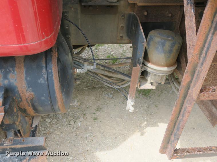 image for item DB8753 2002 International 4900 dump truck