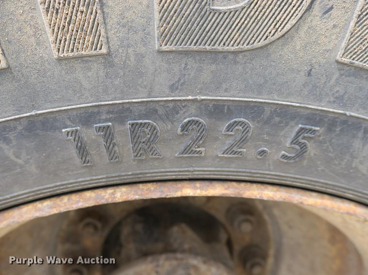 image for item DB8753 2002 International 4900 dump truck