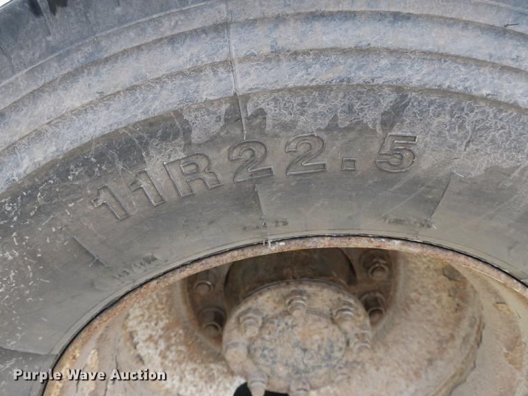 image for item DB8753 2002 International 4900 dump truck