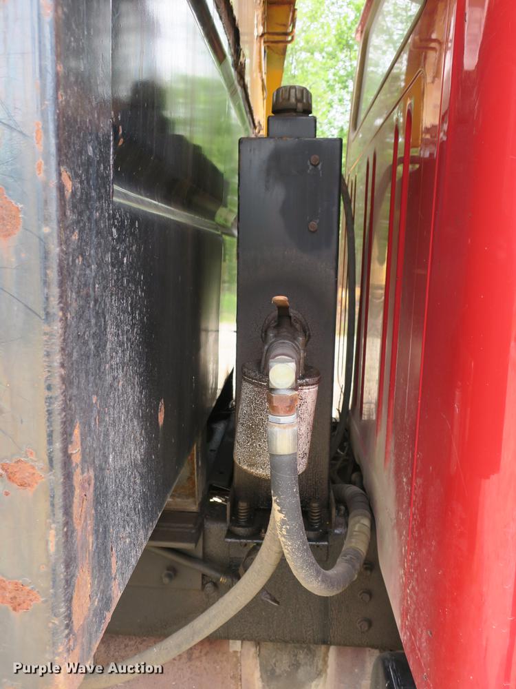 image for item DB8753 2002 International 4900 dump truck